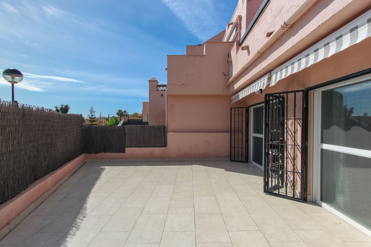 3 Bedroom Apartment for Sale in Guadalmina Alta — 8