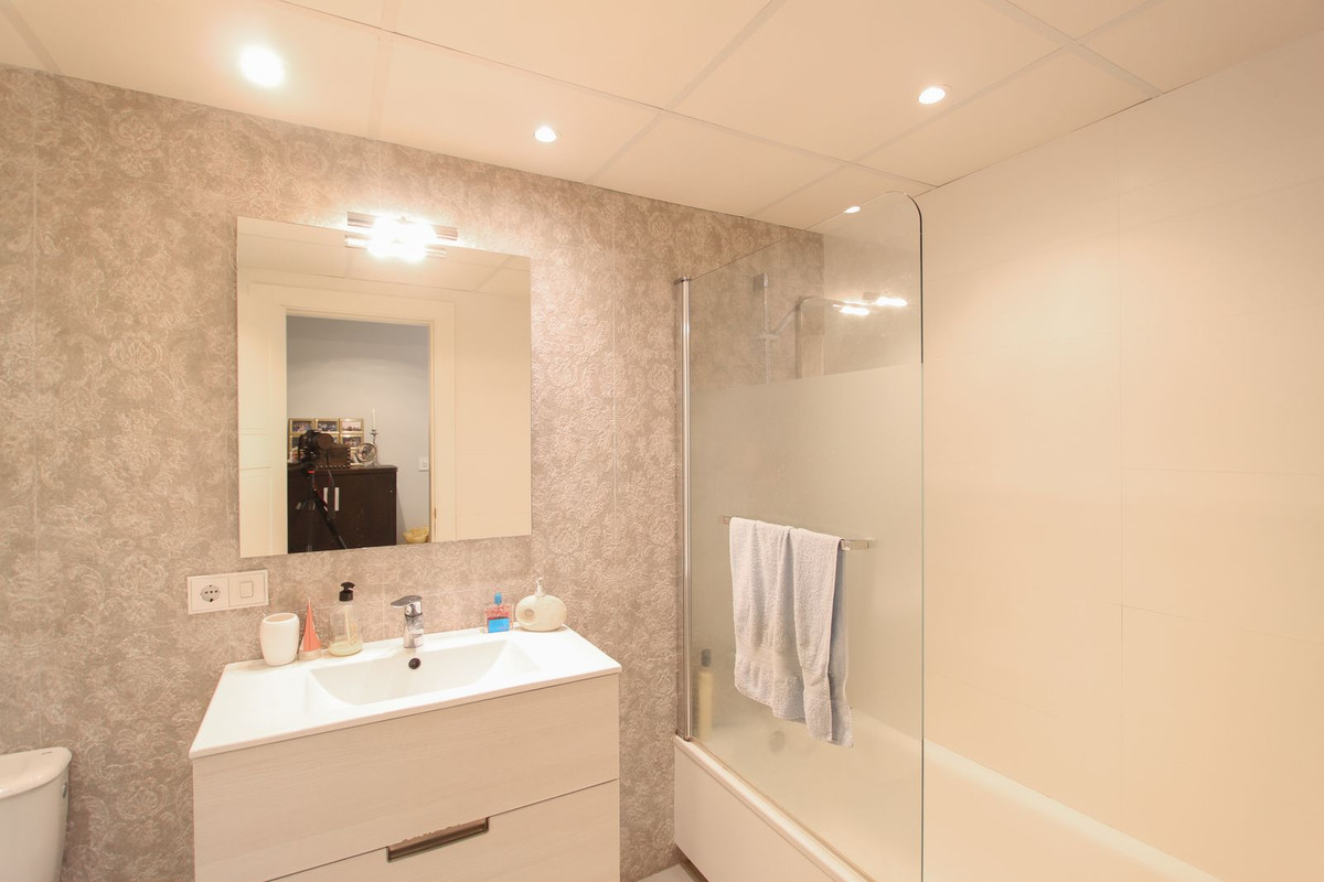 3 Bedroom Apartment for Sale in Guadalmina Alta — view 10