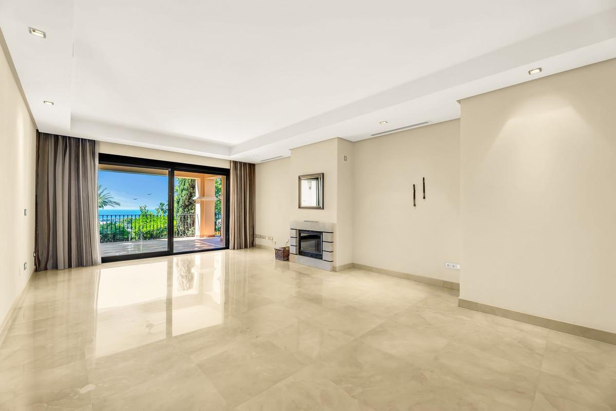 3 Bedroom Apartment for Sale in La Quinta — 3