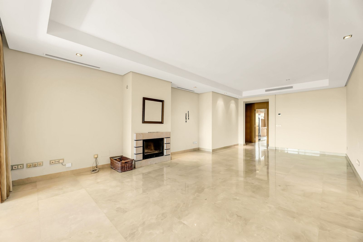 3 Bedroom Apartment for Sale in La Quinta — 4
