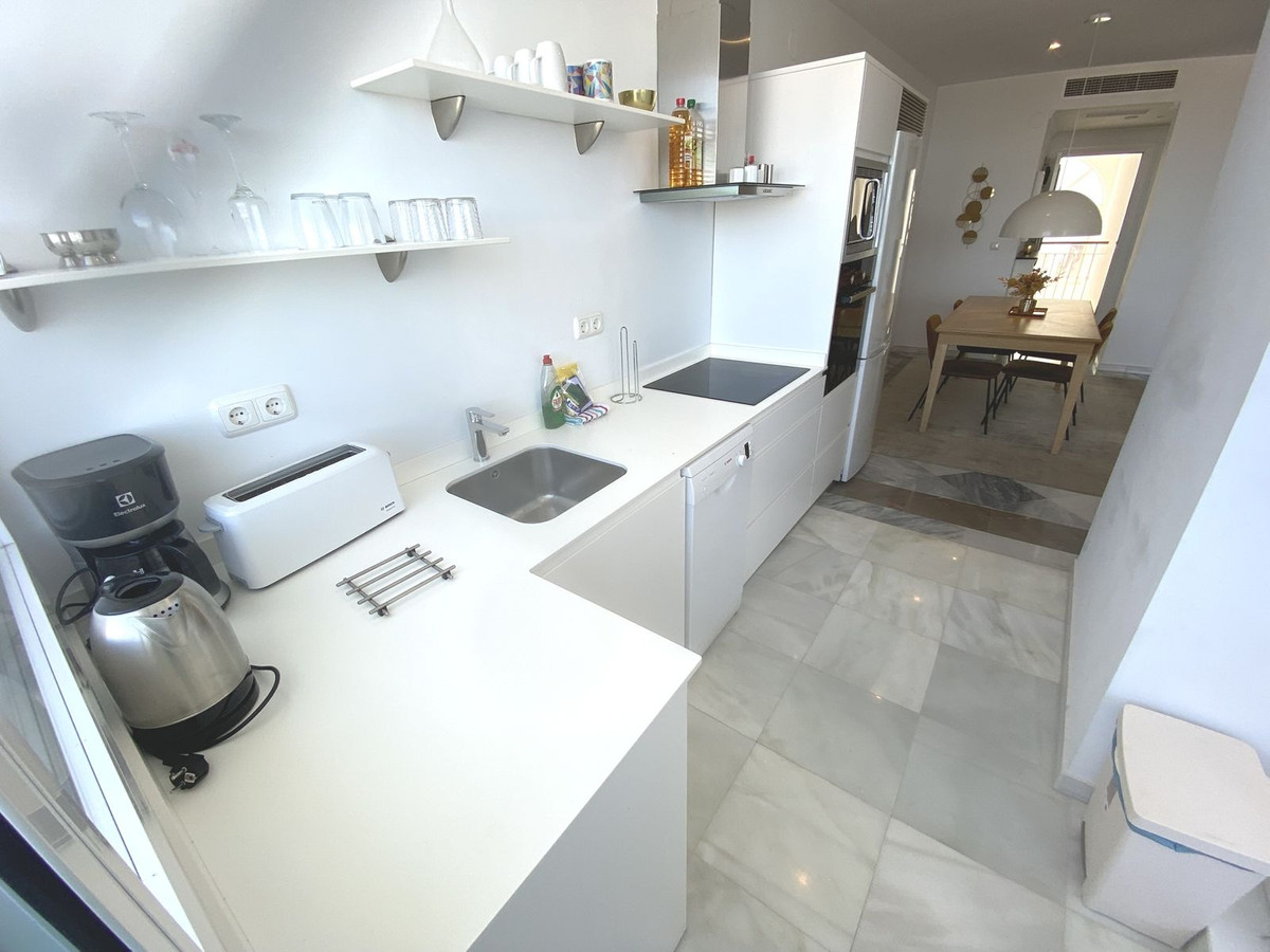 3 Bedroom Apartment for Sale in Nueva Andalucía — view 18