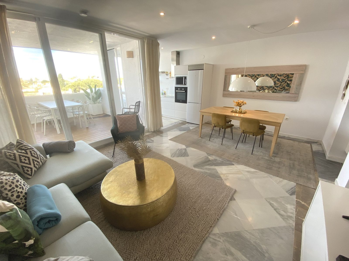 3 Bedroom Apartment for Sale in Nueva Andalucía — 3