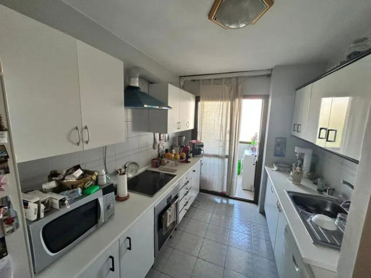 4 Bedroom Apartment for Sale in Estepona — 2