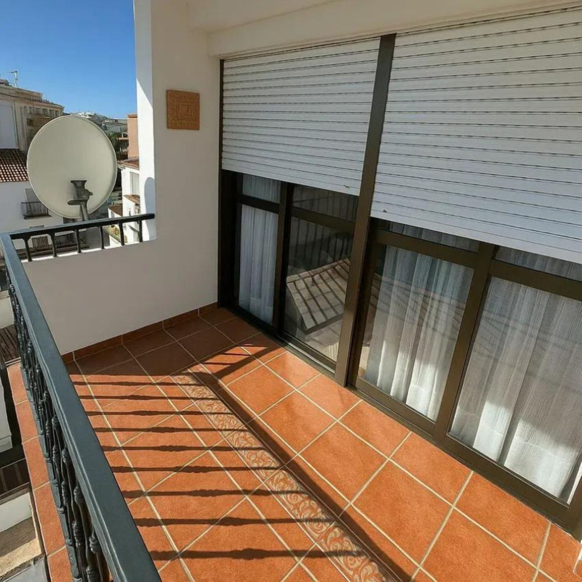 4 Bedroom Apartment for Sale in Estepona — 7