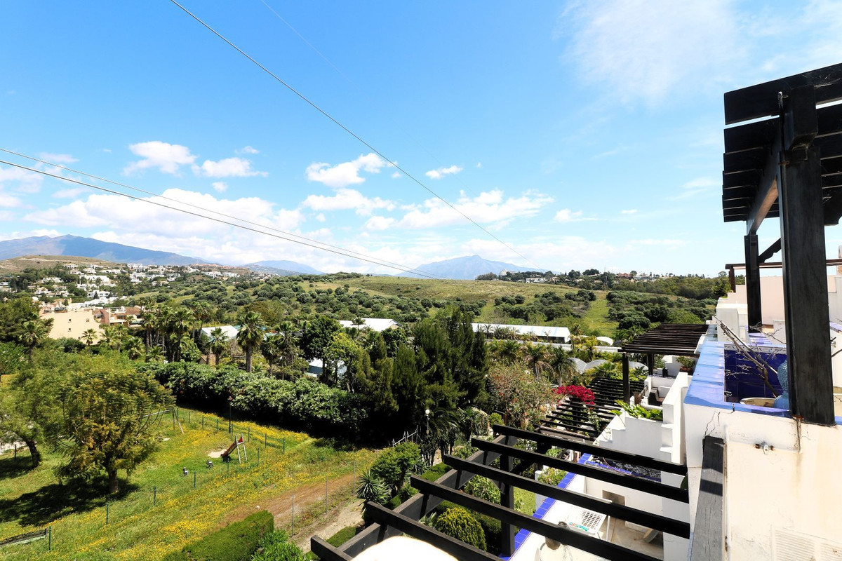 4 Bedroom Apartment for Sale in Bel Air — 2