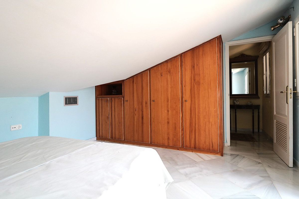 4 Bedroom Apartment for Sale in Bel Air — view 20