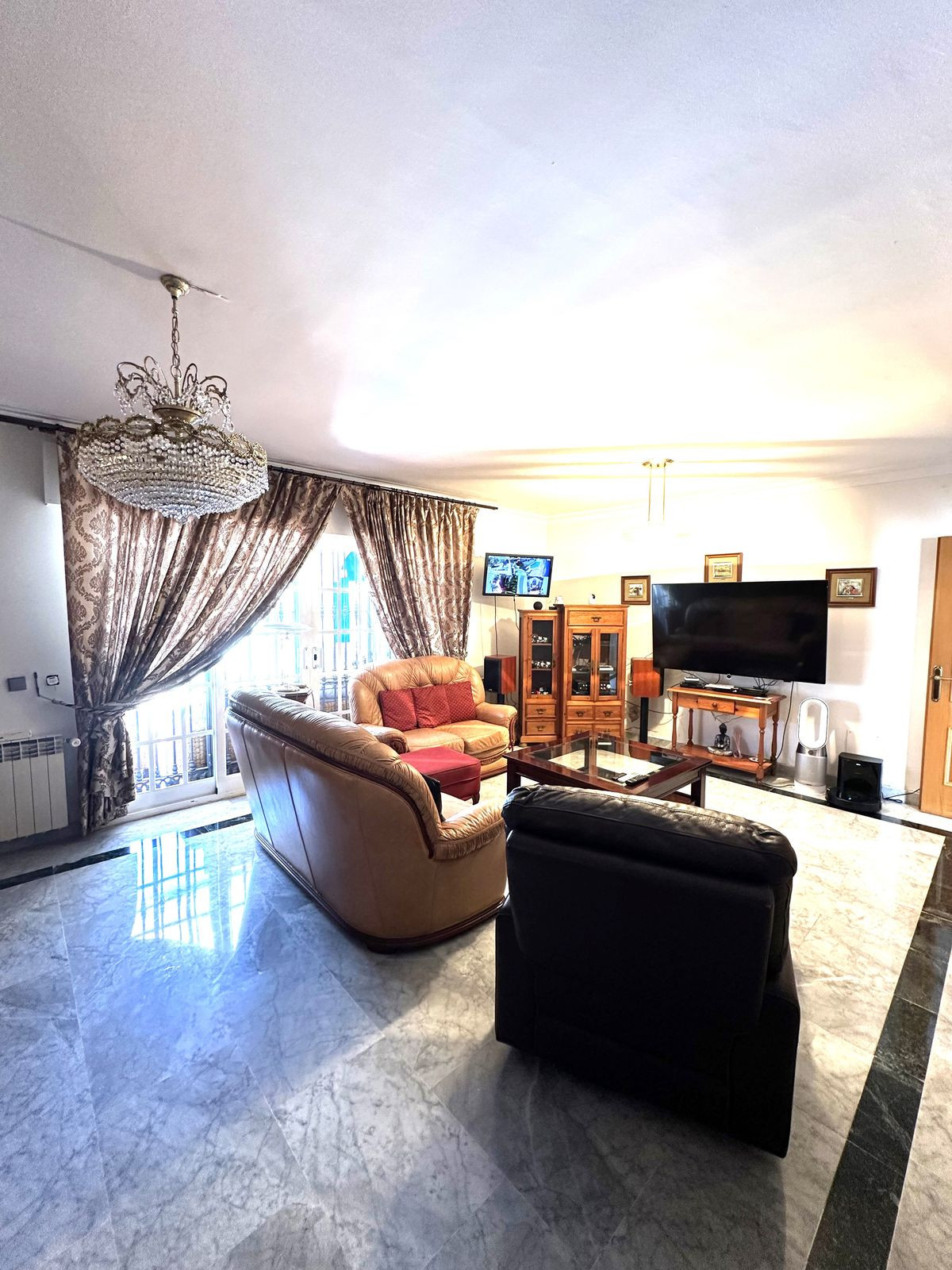 5 Bedroom Villa for Sale in San Pedro de Alcántara — 4
