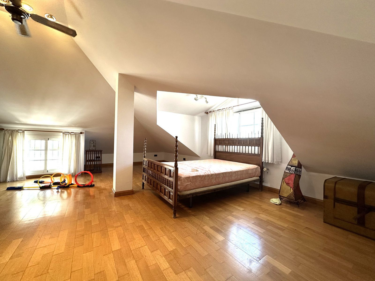 5 Bedroom Villa for Sale in San Pedro de Alcántara — 7