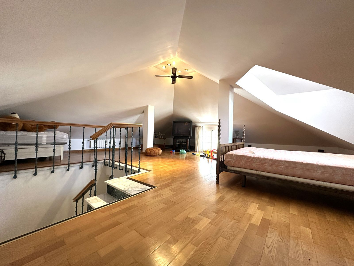 5 Bedroom Villa for Sale in San Pedro de Alcántara — 8