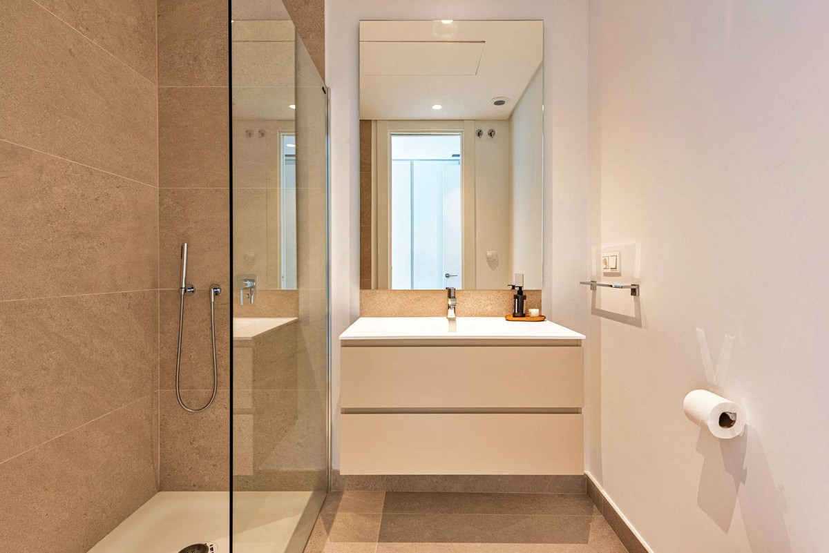 3 Bedroom Apartment for Sale in Nueva Andalucía — view 20