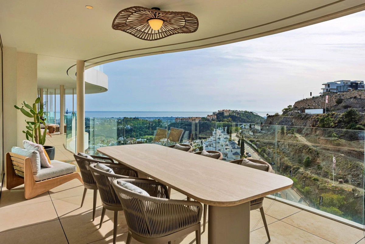 3 Bedroom Apartment for Sale in Nueva Andalucía — 4