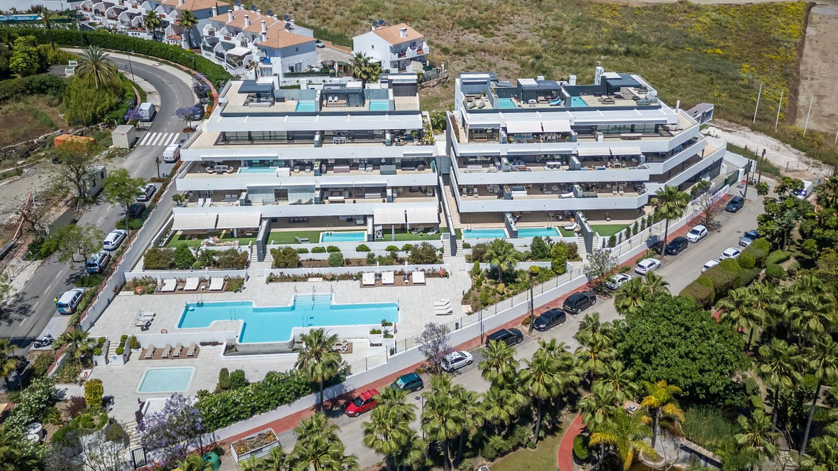 5 Bedroom Apartment for Sale in Estepona