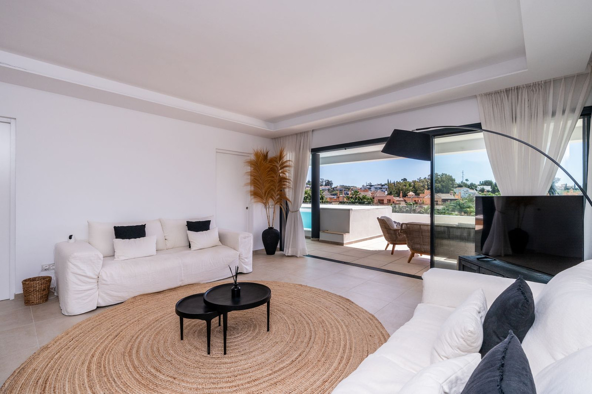 5 Bedroom Apartment for Sale in Estepona — 7