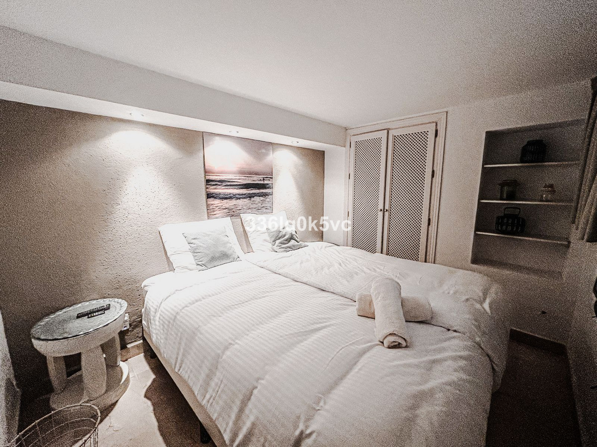 5 Bedroom Villa for Sale in Estepona — 2