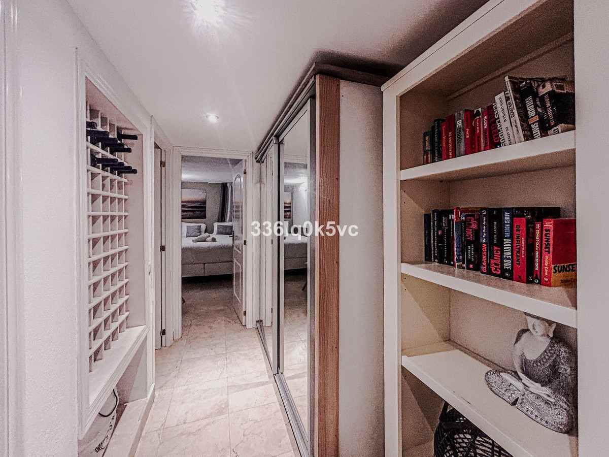 5 Bedroom Villa for Sale in Estepona — 8