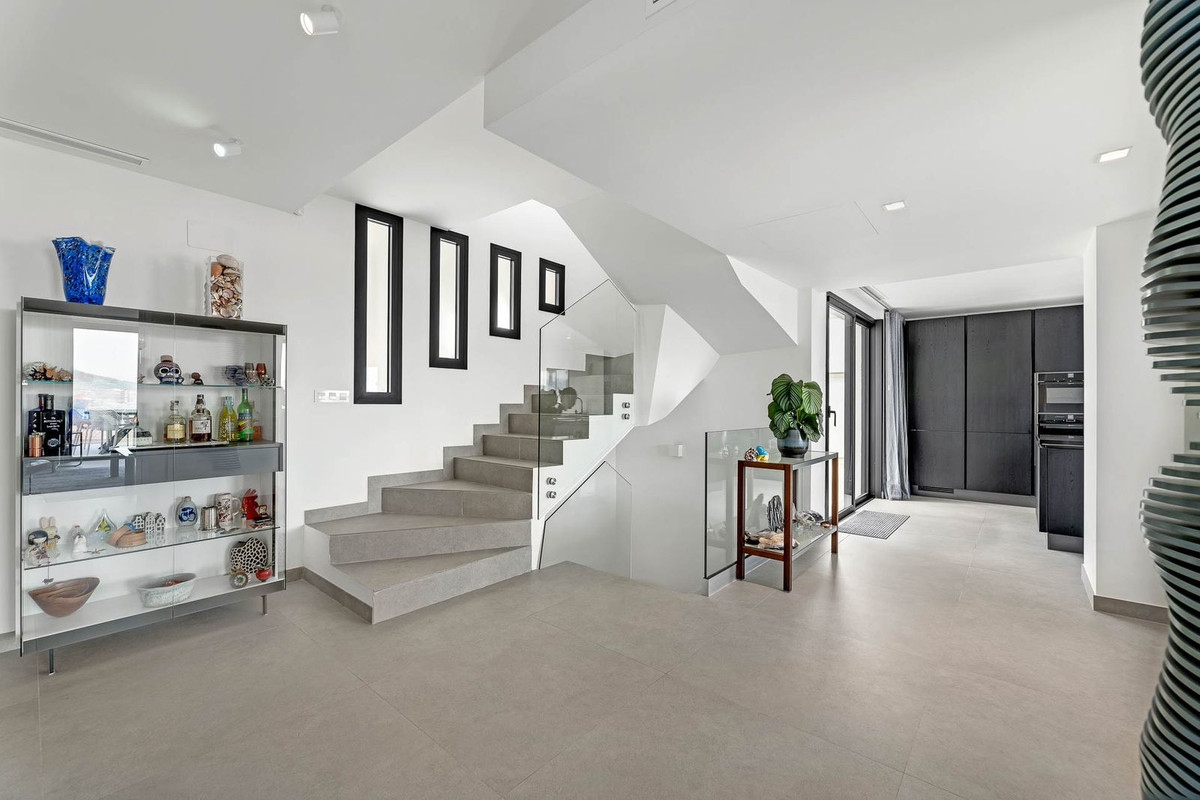 3 Bedroom Villa for Sale in Marbella — view 11