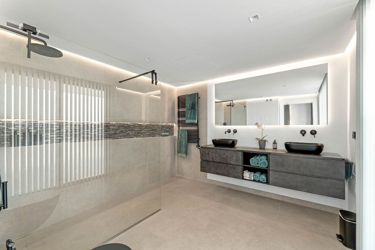 3 Bedroom Villa for Sale in Marbella — view 17