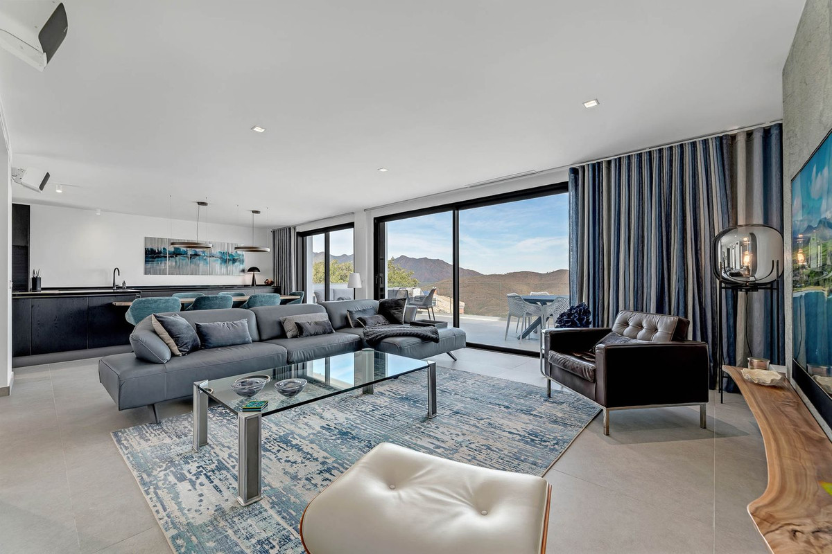 3 Bedroom Villa for Sale in Marbella — 7
