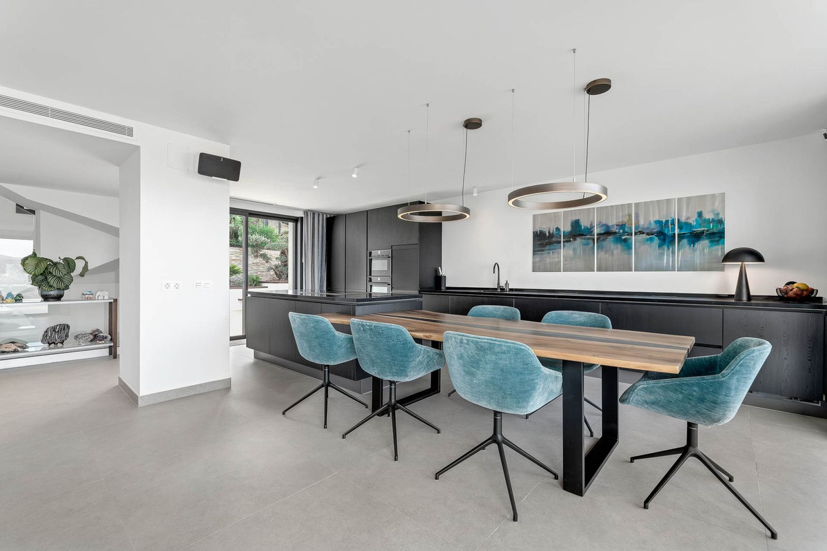 3 Bedroom Villa for Sale in Marbella — 9