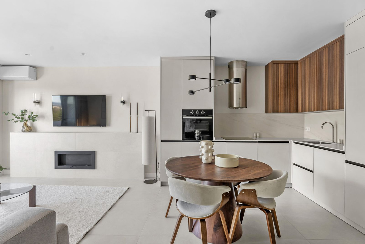 3 Bedroom Apartment for Sale in Benahavís — 6