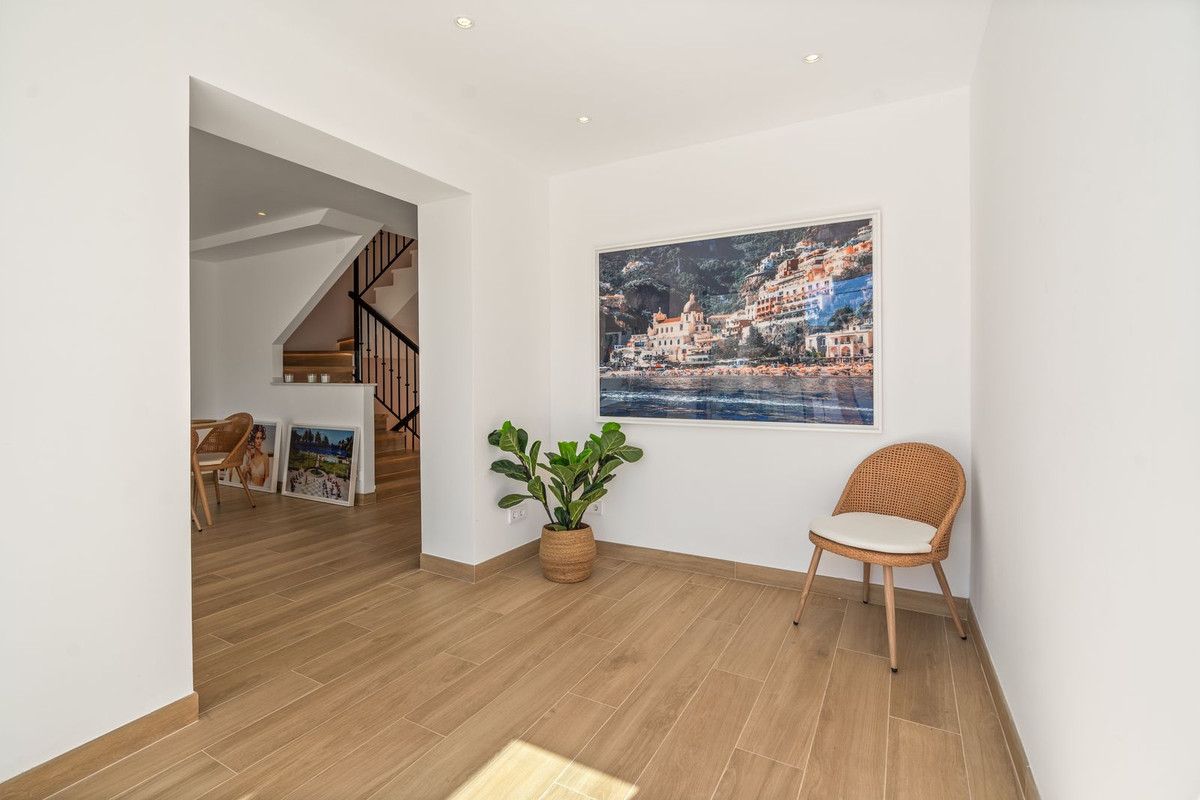 4 Bedroom Villa for Sale in San Pedro de Alcántara — 3