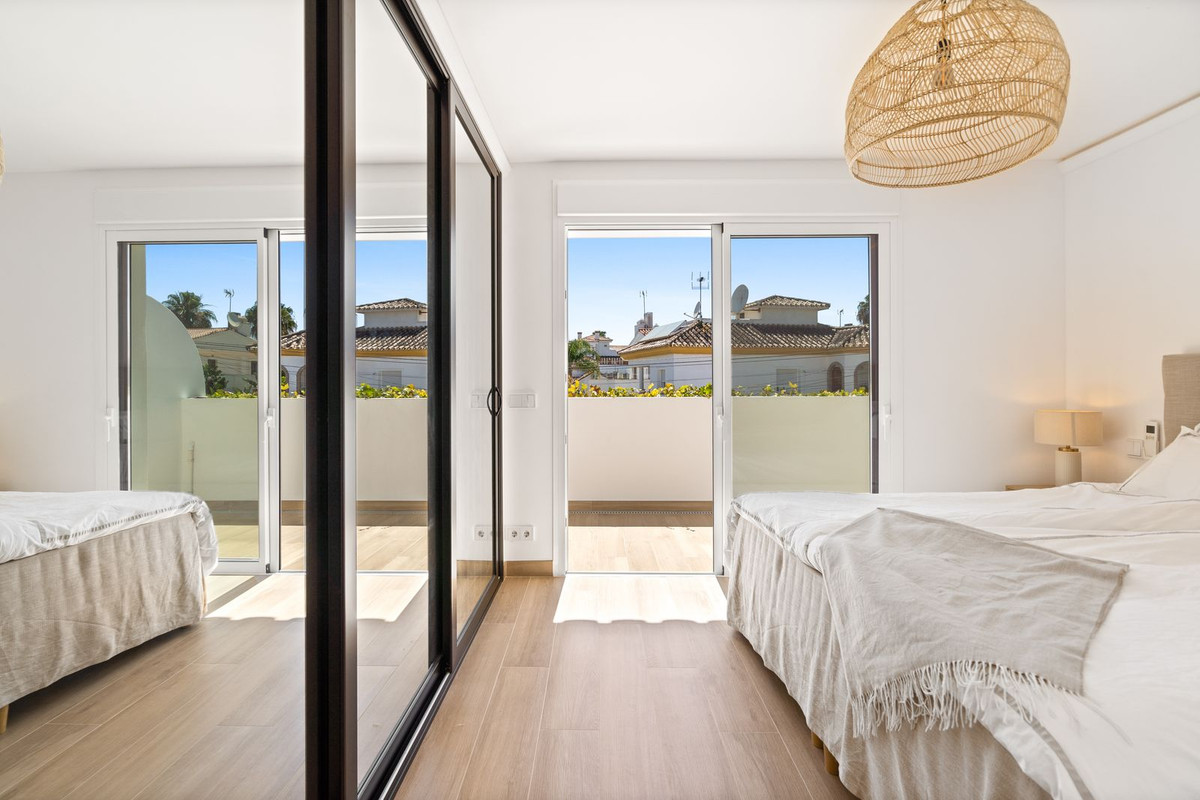4 Bedroom Villa for Sale in San Pedro de Alcántara — 9