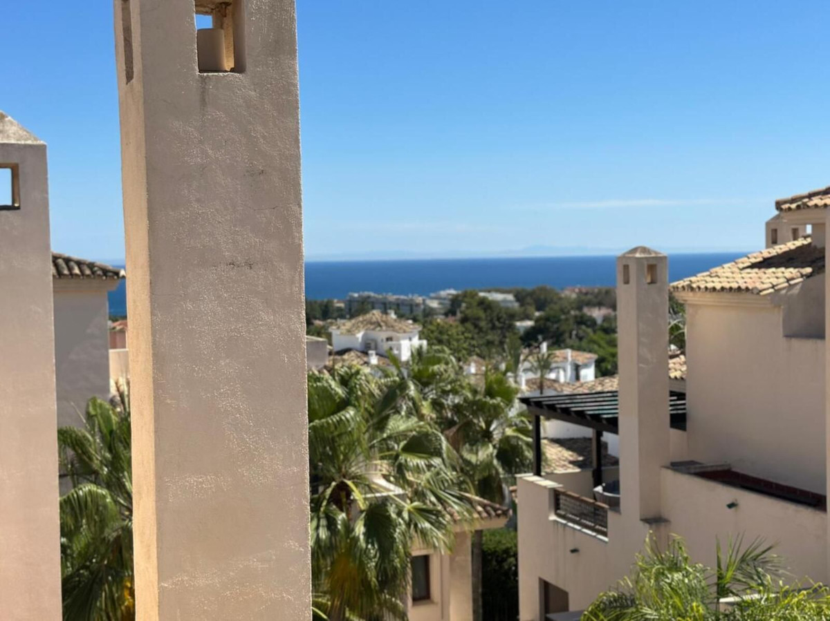 3 Bedroom Apartment for Sale in Nueva Andalucía — 4