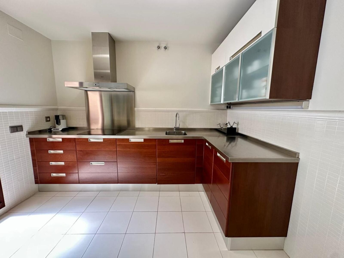 3 Bedroom Apartment for Sale in Nueva Andalucía — 9