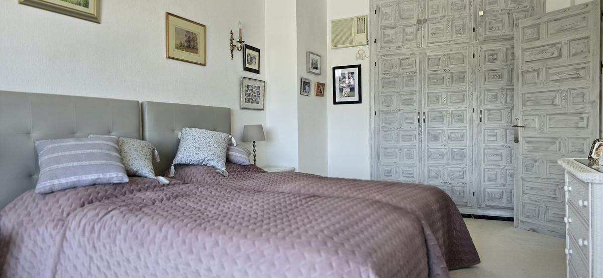 2 Bedroom Apartment for Sale in El Paraiso — 8