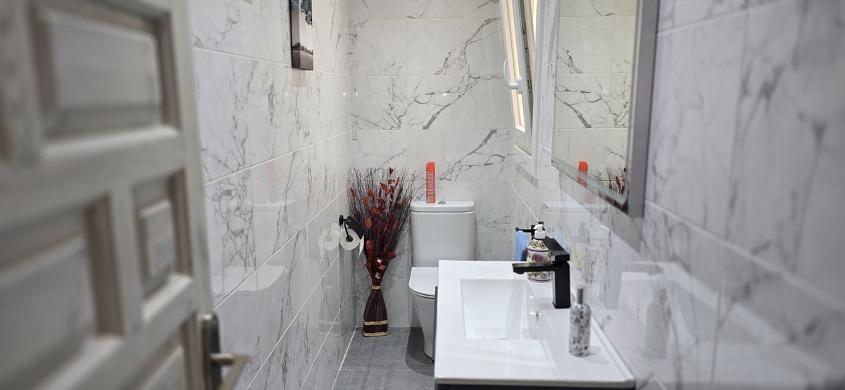 2 Bedroom Apartment for Sale in El Paraiso — view 10