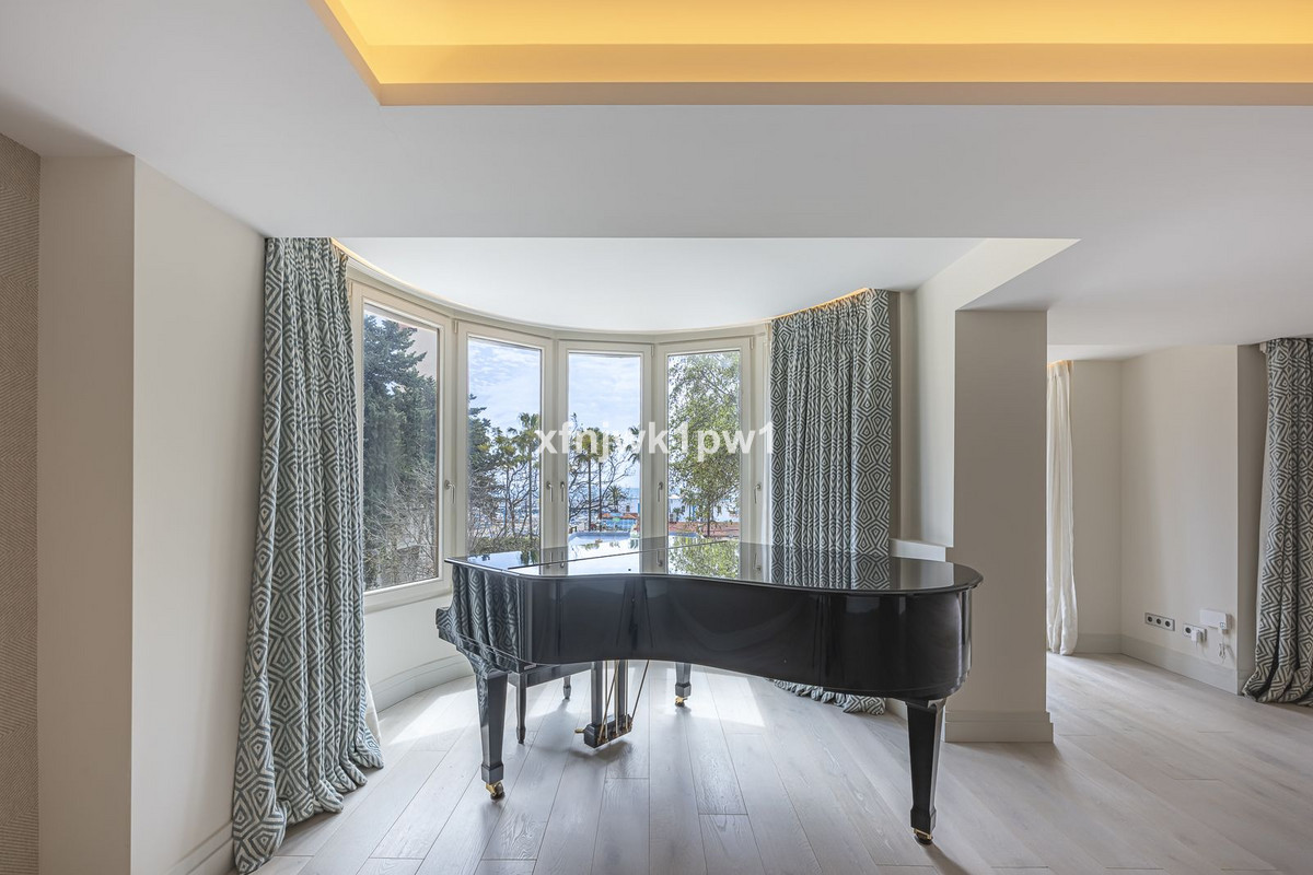 2 Bedroom Apartment for Sale in Marbella — 6