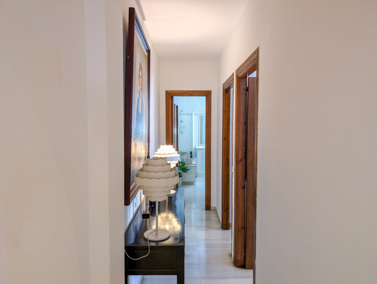 3 Bedroom Apartment for Sale in Marbella — view 10