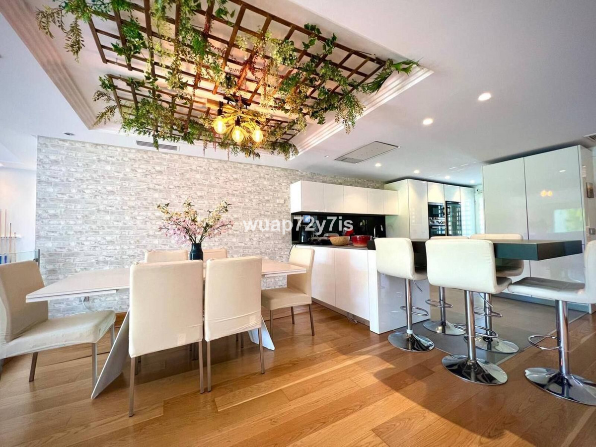 4 Bedroom Villa for Sale in Estepona — 3
