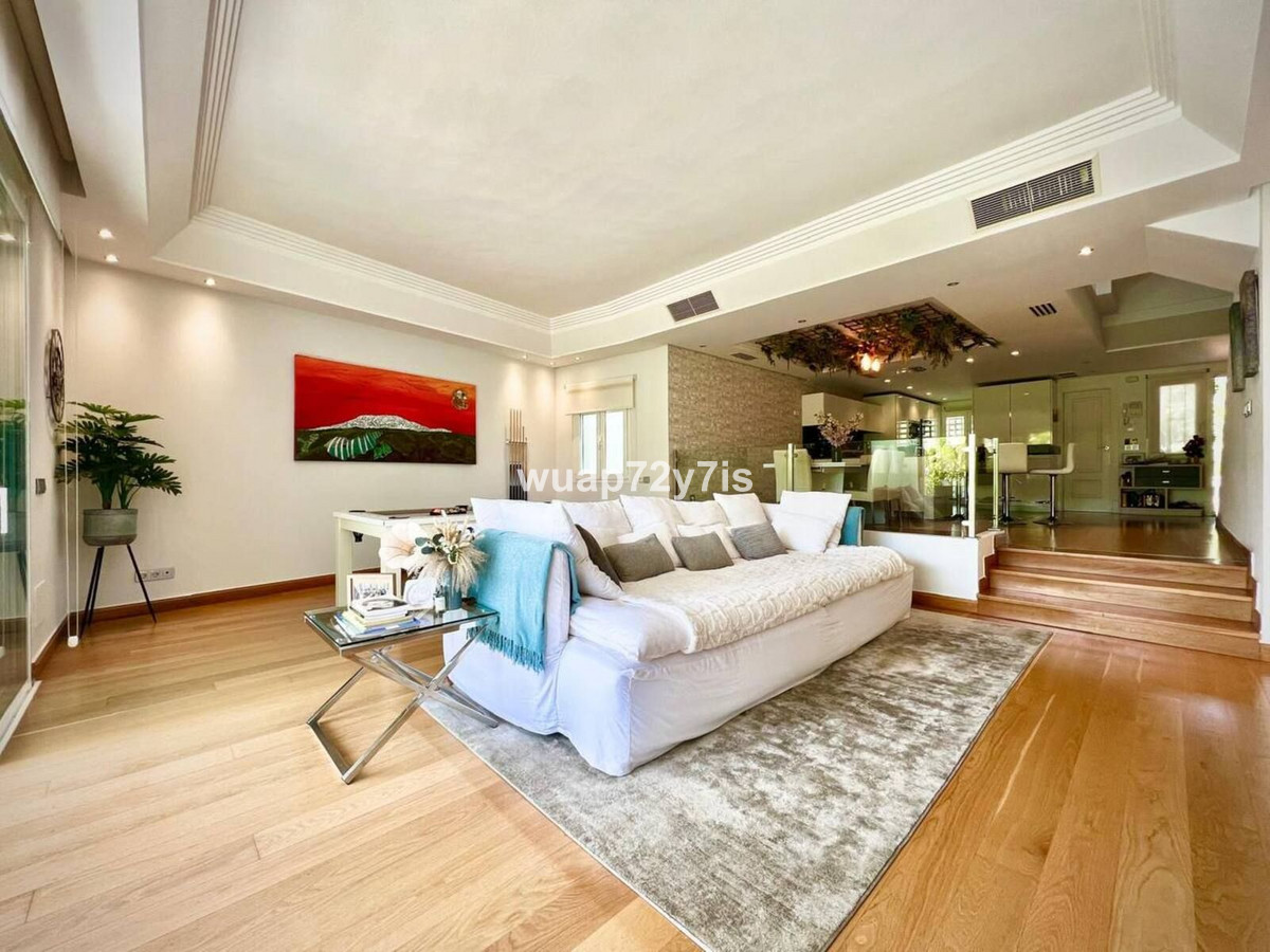 4 Bedroom Villa for Sale in Estepona — 5