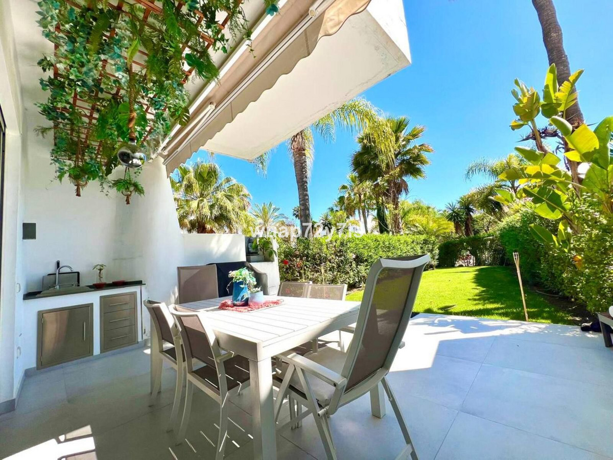4 Bedroom Villa for Sale in Estepona — 8