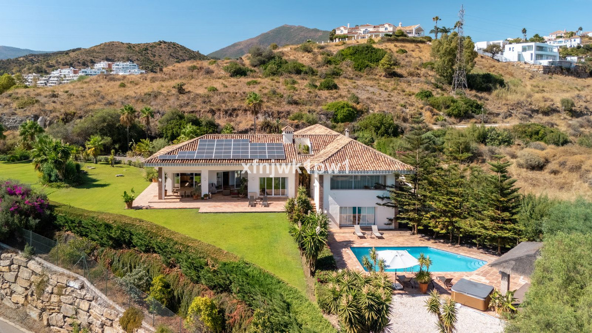 5 Bedroom Villa for Sale in Benahavís — 2