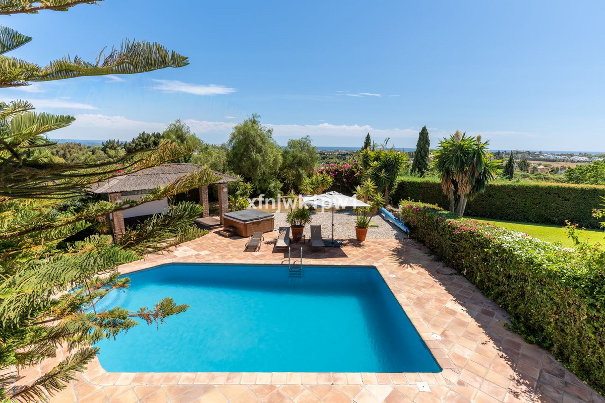 5 Bedroom Villa for Sale in Benahavís — 4