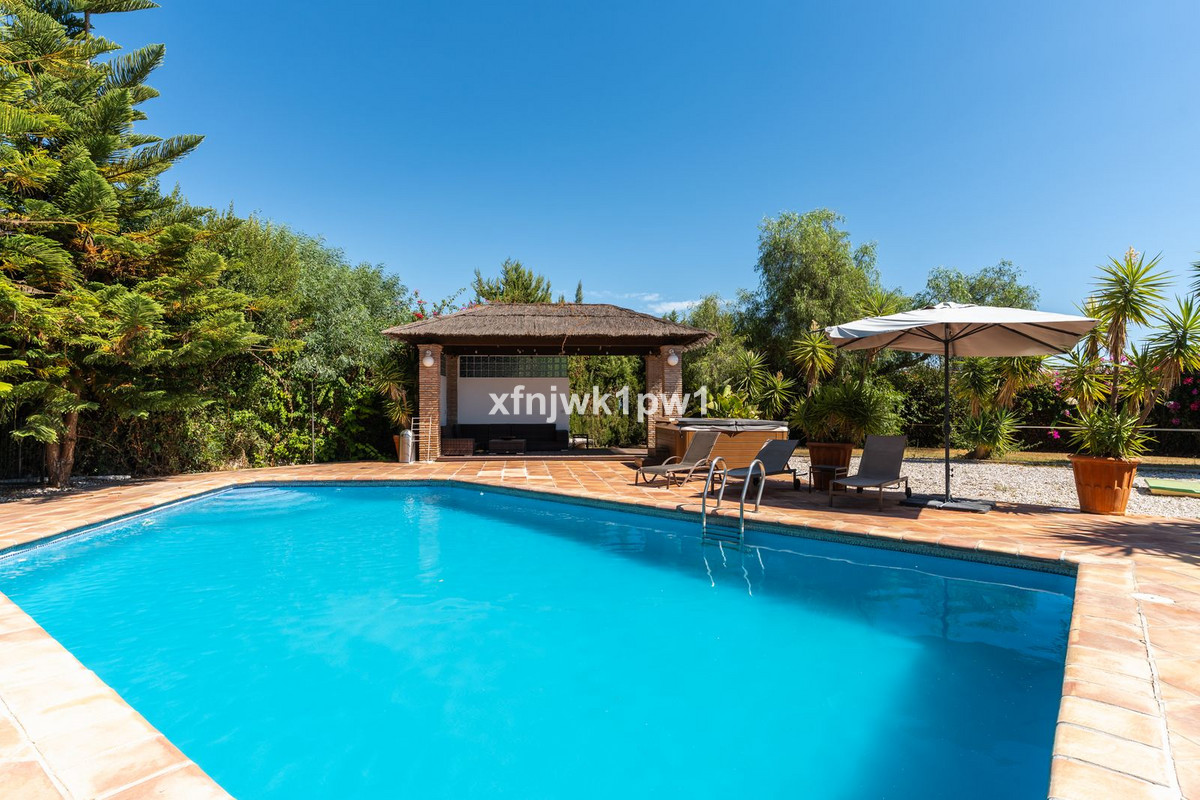 5 Bedroom Villa for Sale in Benahavís — 8