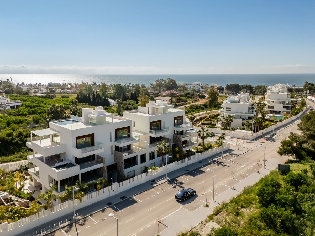 4 Bedroom Apartment for Sale in The Golden Mile — 2