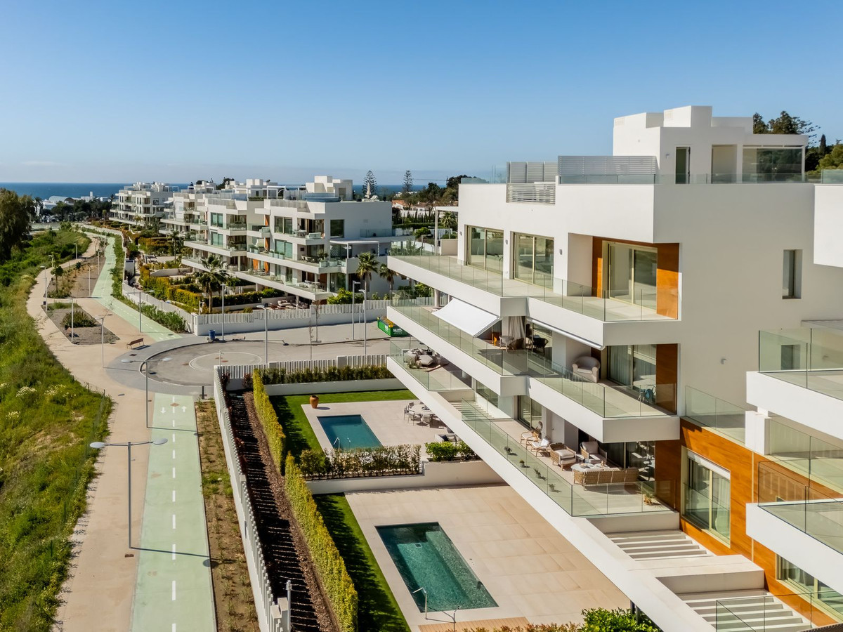 4 Bedroom Apartment for Sale in The Golden Mile — 3