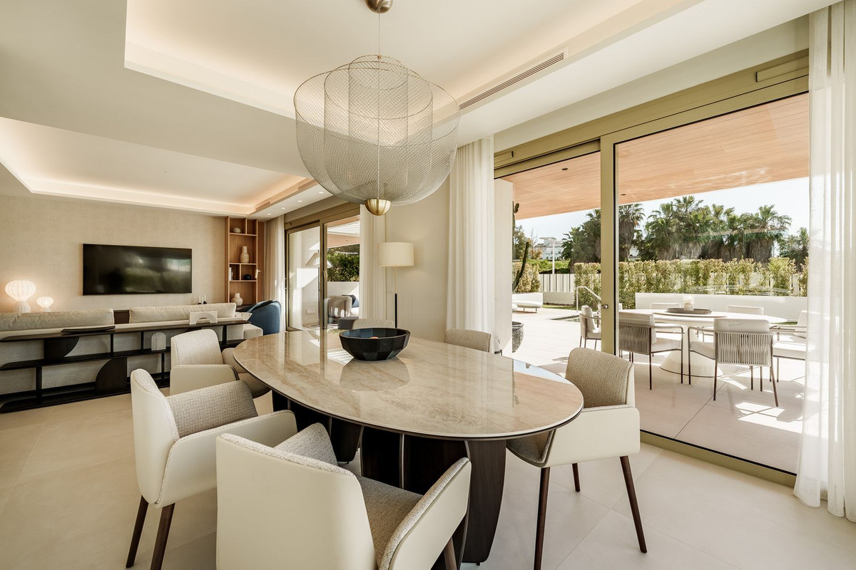4 Bedroom Apartment for Sale in The Golden Mile — view 10