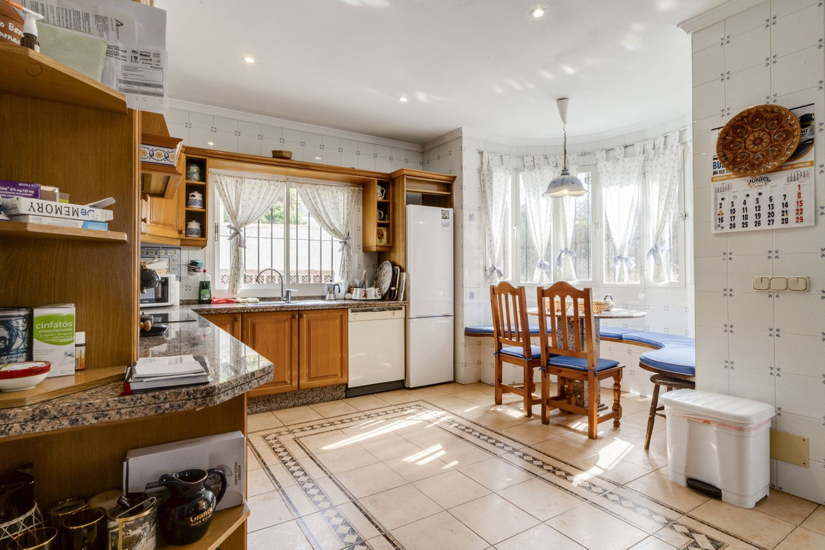 5 Bedroom Villa for Sale in Marbella — 6