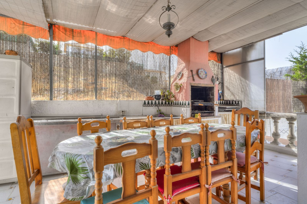 5 Bedroom Villa for Sale in Marbella — 8