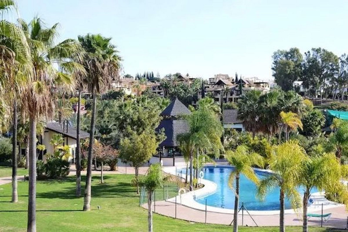 2 Bedroom Apartment for Sale in Estepona
