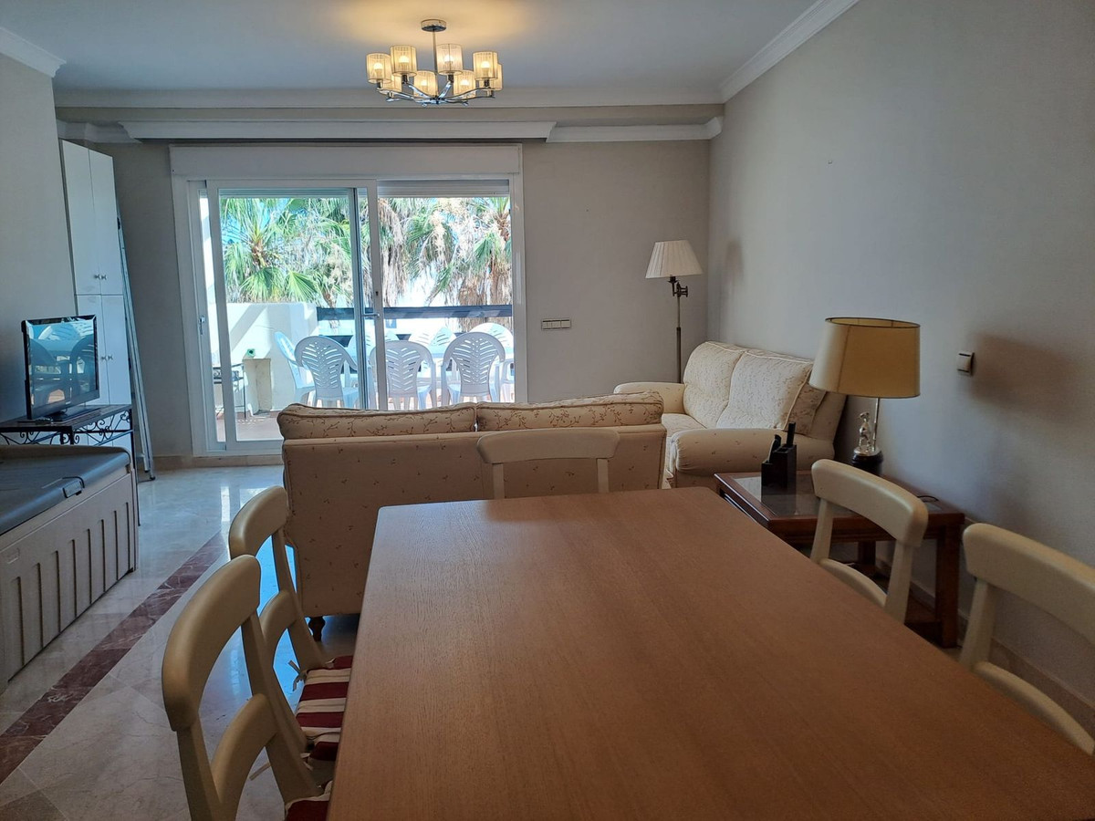 2 Bedroom Apartment for Sale in Estepona — view 10