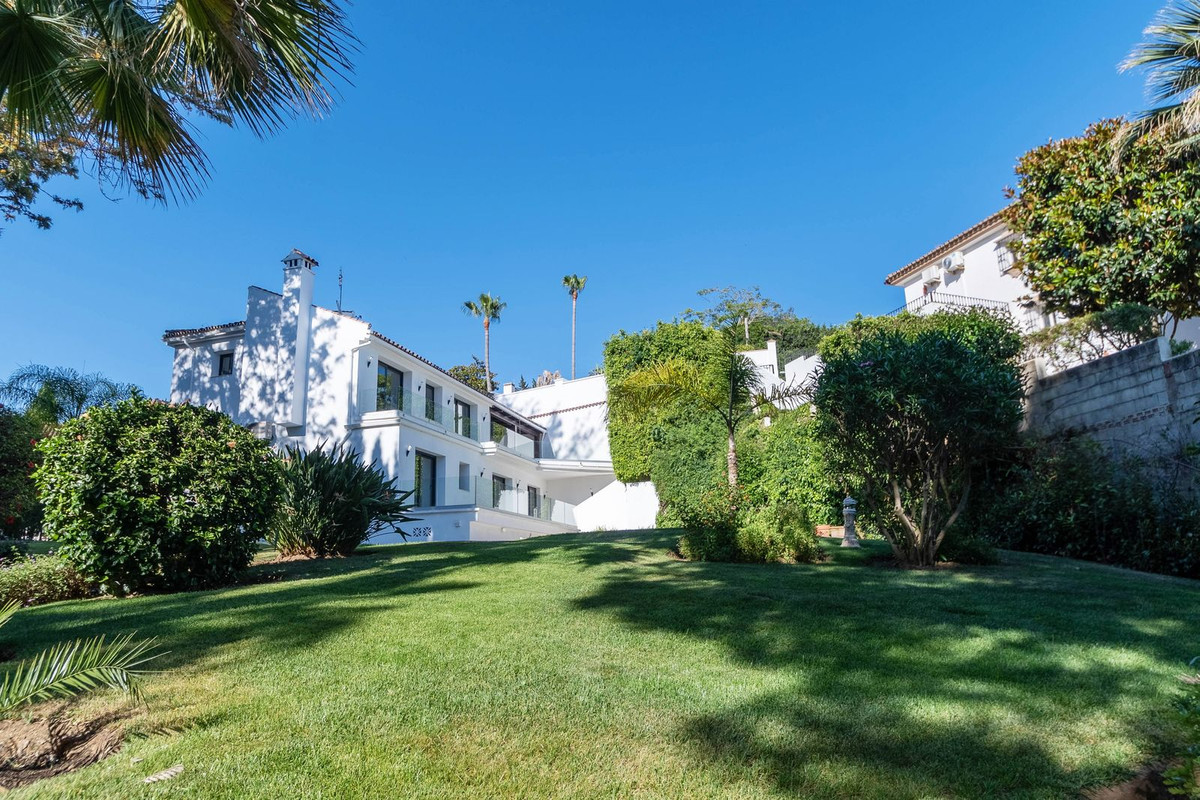 4 Bedroom Villa for Sale in Marbella