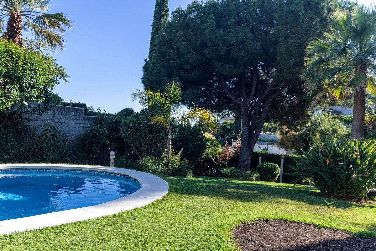 4 Bedroom Villa for Sale in Marbella — 4