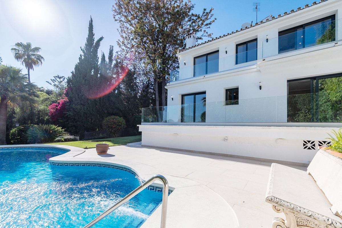 4 Bedroom Villa for Sale in Marbella — 6