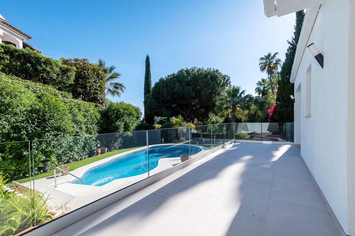 4 Bedroom Villa for Sale in Marbella — 8