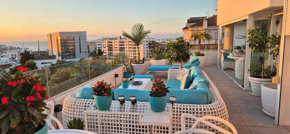 2 Bedroom Apartment for Sale in Estepona